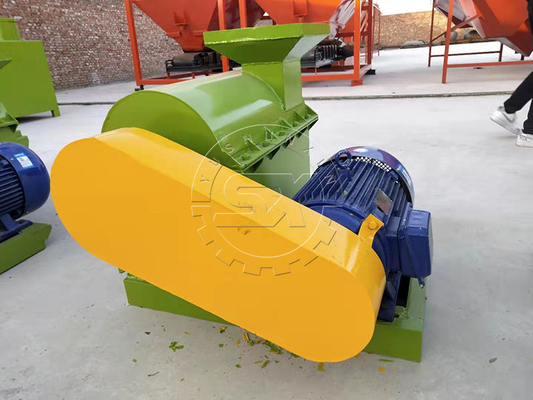 Potentissima macchina di frantumazione di materiali per concimi in polvere con una potenza di 1000-8000 kg/h