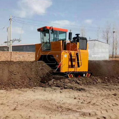 Trasformare il letame animale in fertilizzante biologico con il compost turner da 2400 mm di larghezza di lavoro