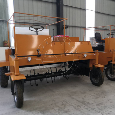 Fermentazione di letame di pollame Macchina di compostaggio Altezza di tornitura 1800 mm Tipo di movimento