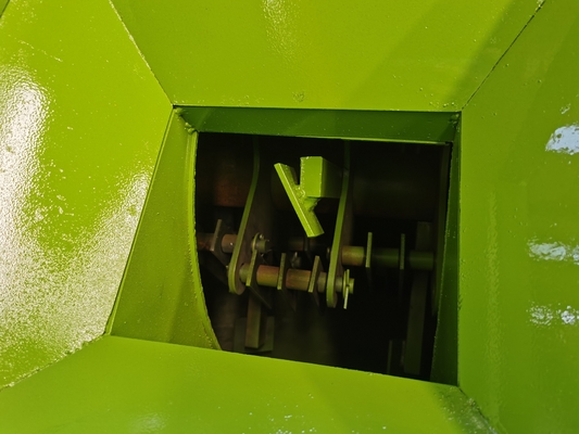 800 KG Easy Operation Chicken Manure Grinder Machine per la produzione di fertilizzanti organici