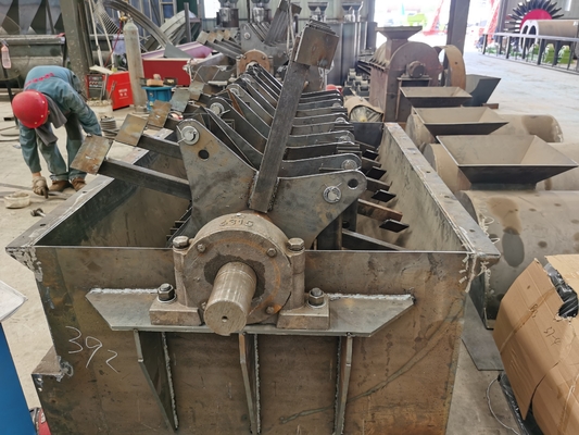 800 KG Easy Operation Chicken Manure Grinder Machine per la produzione di fertilizzanti organici