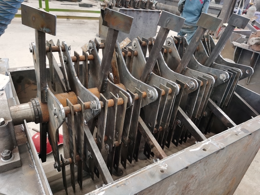 2000r/min Macchina di frantumazione di gabbie per la frantumazione di materiali Vantaggio Non facile da bloccare Facile