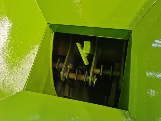 Macchine per la frantumazione di materiali semi-umidi 2024 Macchine per la produzione di fertilizzanti Capacità 1-8 t/h