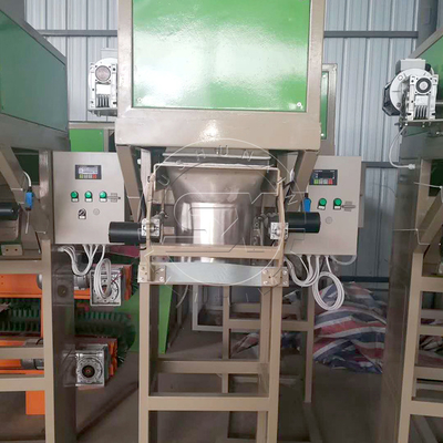 Macchina di imballaggio di mangimi per pollame ad alta produttività da 1600 kg per riempimento in polvere e granuli