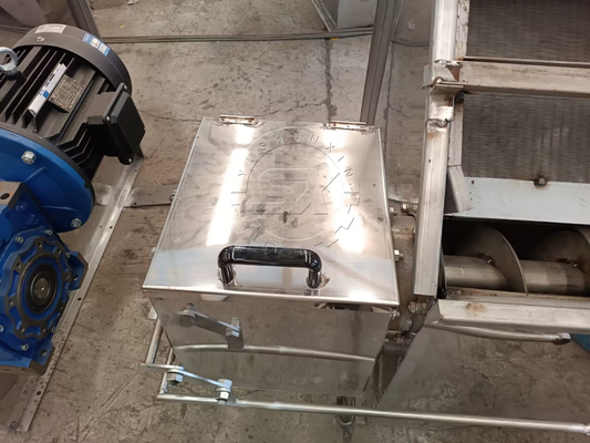 Separatore liquido-solido a schermo inclinato Peso 700 kg Ideale per il trattamento esterno delle acque reflue